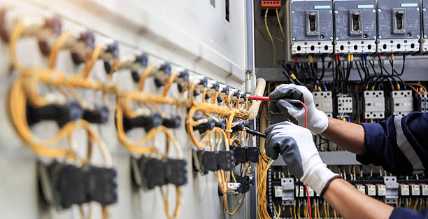 Professional Electrician technician working in Bude, MS
